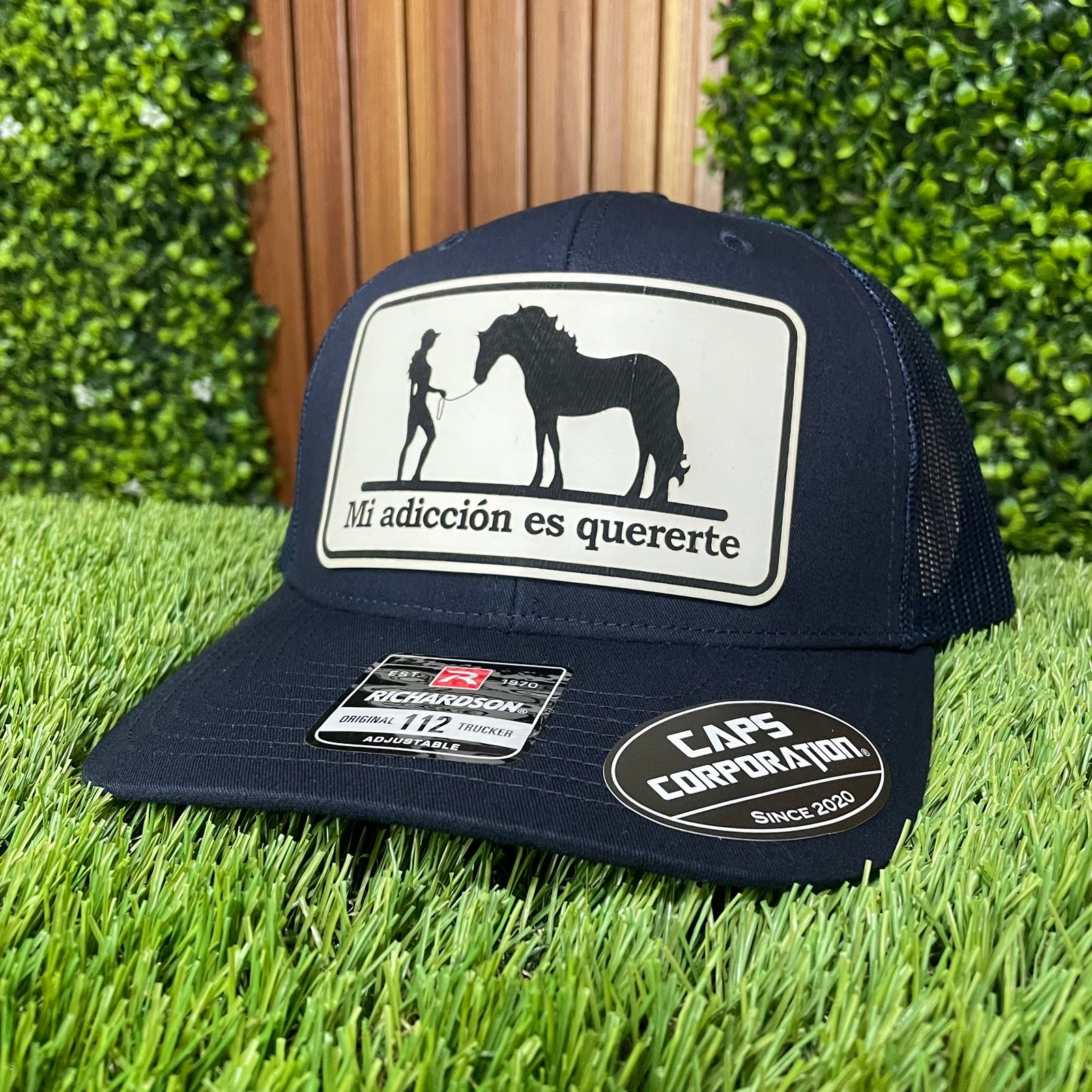 GORRA RICHARDSON NAVY- MI ADICCION ES QUERERTE