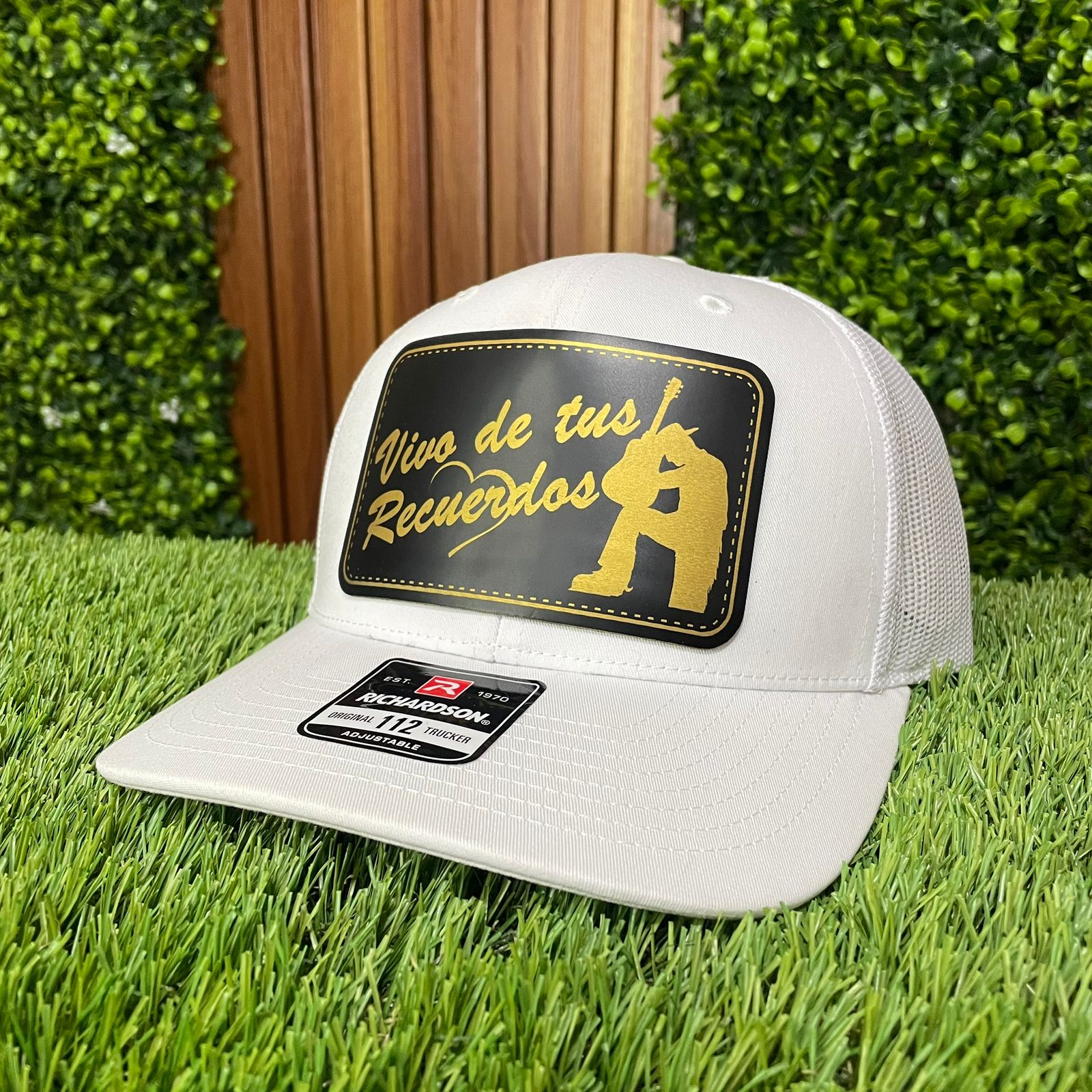 RICHARDSON WHITE- VIVO DE TUS RECUERDOS