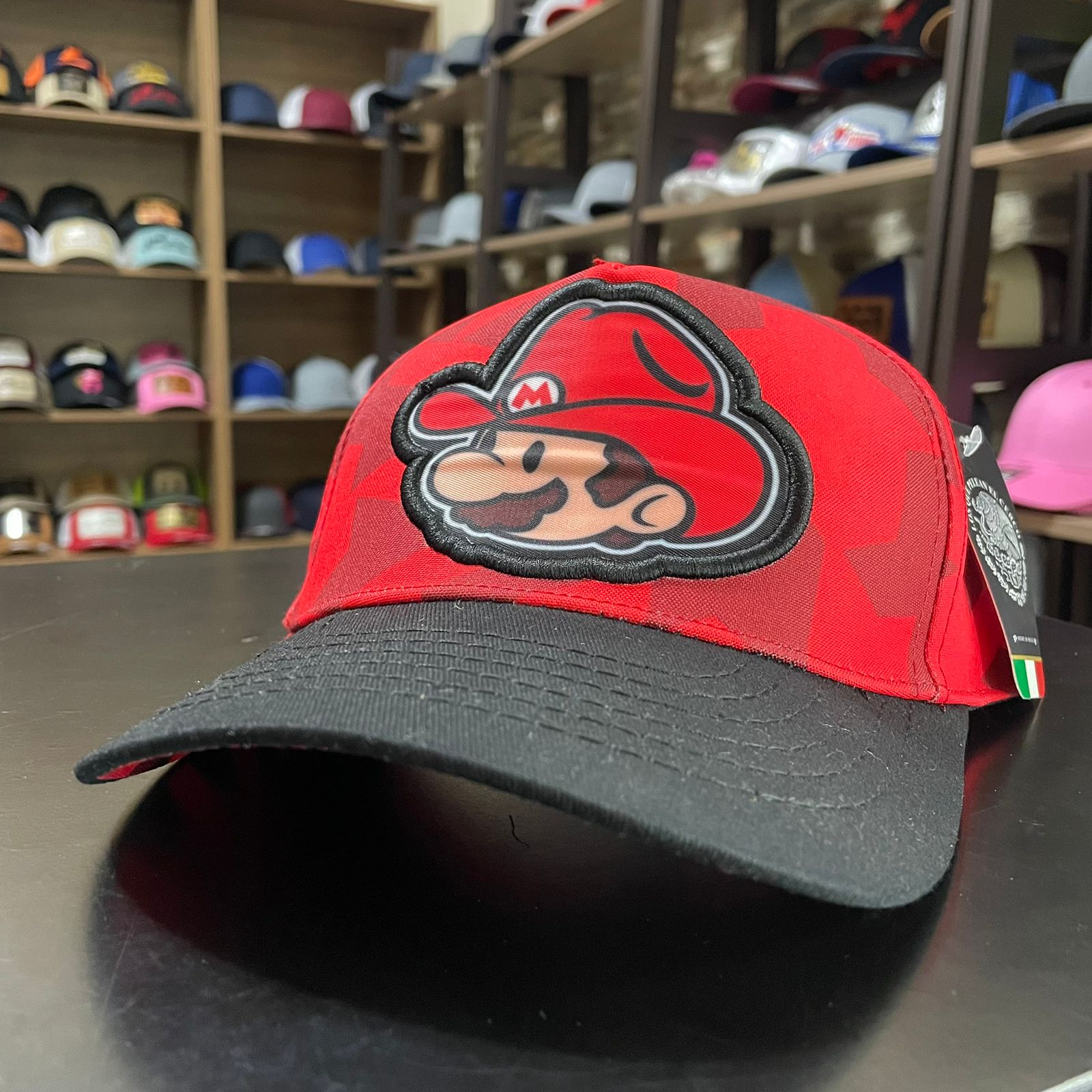 GORRA BELICA/ RED BLACK/ SUPERNMARIO BROS- EL DEL SOMBRERO